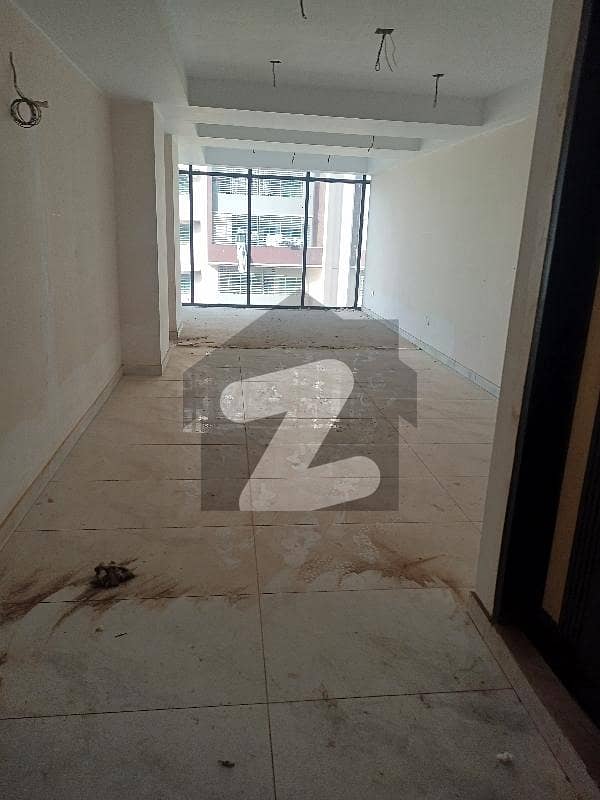 MAIN SHAHEEDEMILLAT ROAD OFFICE AVAILABLE FOR RENT 24/7 BUILDING LIFT
