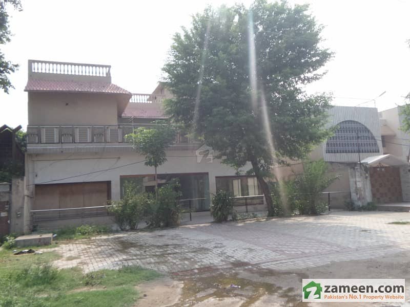 5400 Sq Ft House Commercialized For Sale At A Block Model Town Main