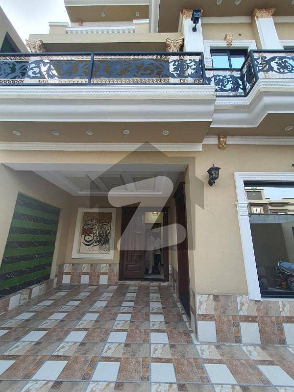 BEAUTIFUL HOUSE IN CENTRAL PARK Central Park Housing Scheme, Lahore