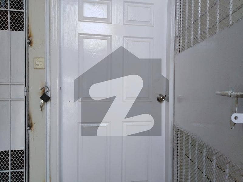 Prime Location 950 Square Feet Flat In Central Badar Commercial Area
