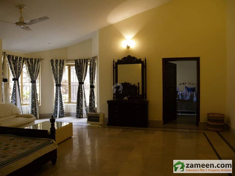 Luxury 21 Kanal Furnished Farm House Available At Breathtaking Location