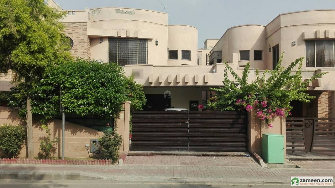 House Is Available For Sale Bahria Town Safari Villas, Bahria Town