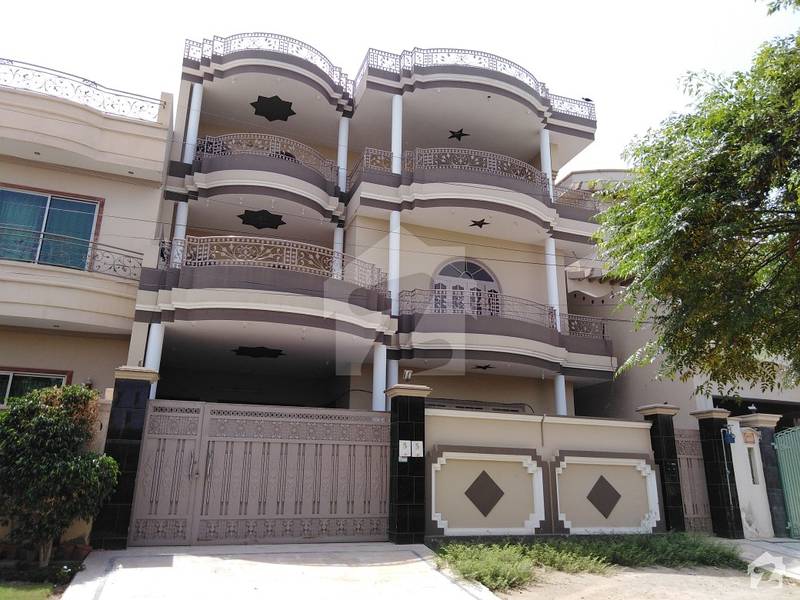 10 Marla Triple Storey House For Rent Hashmi Garden, Bahawalpur