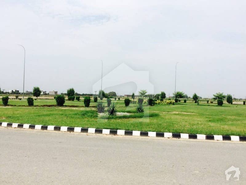 1 Kanal Plot On 45 Feet Road And Near To Park For Sale Lake City