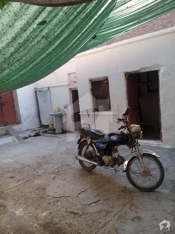 Old Construction House Is Available For Sale In Multan Cantt Cantt