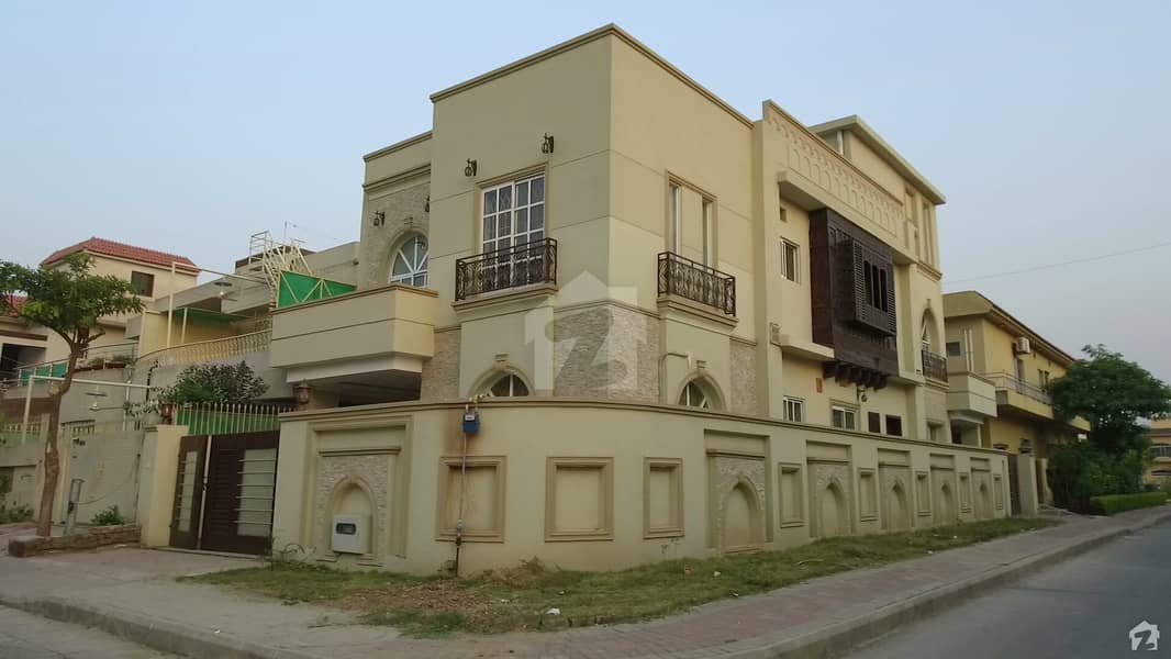 10 Marla Corner House 30x75 6 Beds Basement Double Unit Bahria Town
