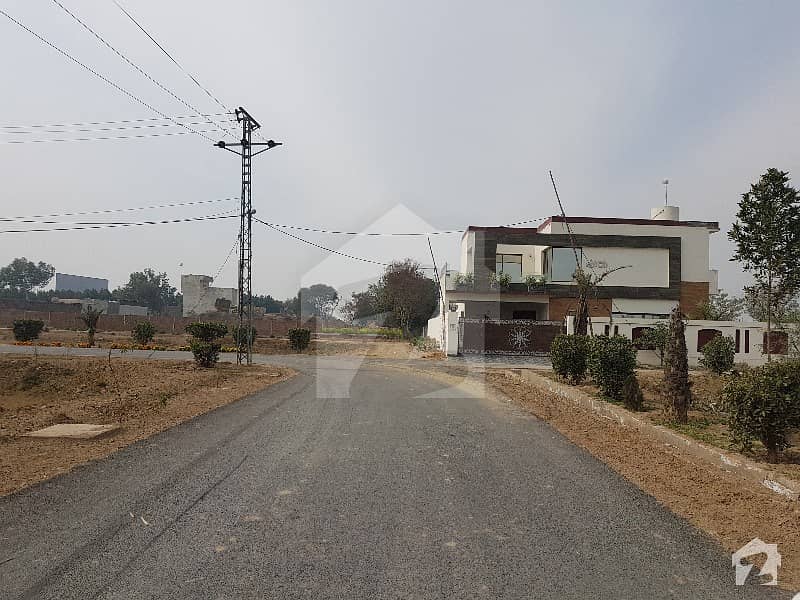 3 Marla Fully Developed Plot On Installments In Sj Garden Bedian Road