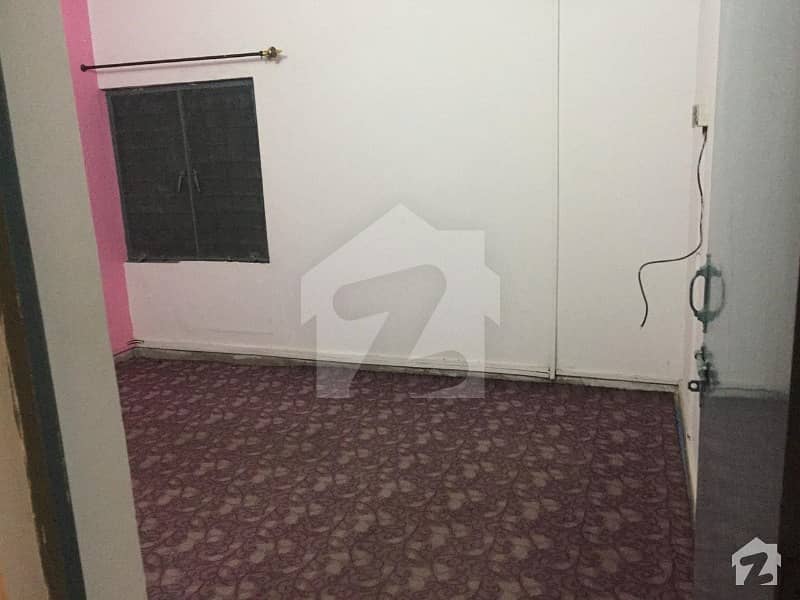 Single bed upper portion for rent with car parking rent 17000 in Model