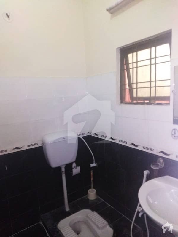 12 Marla Independent Single Storey Home For Rent In Mustafa Town Wahdat