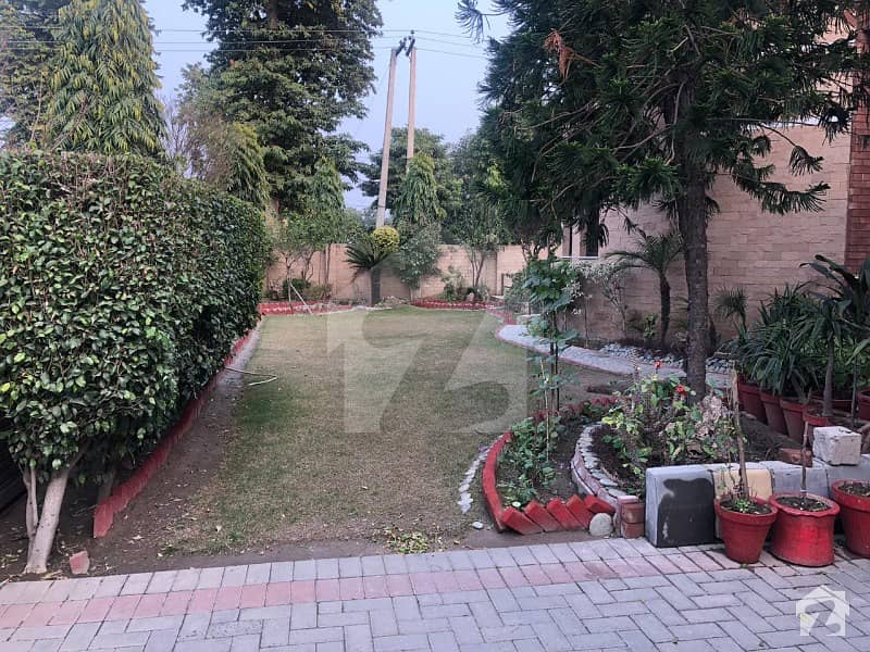 Old House For Sale At Prime Location In Cantt Sarwar Road Falcons