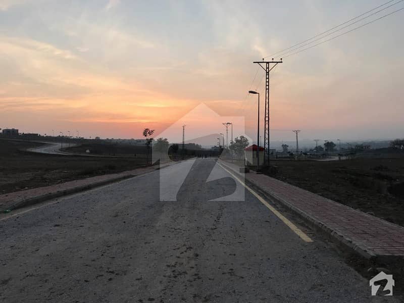 18 Marla Corner Plot With Extra Land Fully Developed On Installments In
