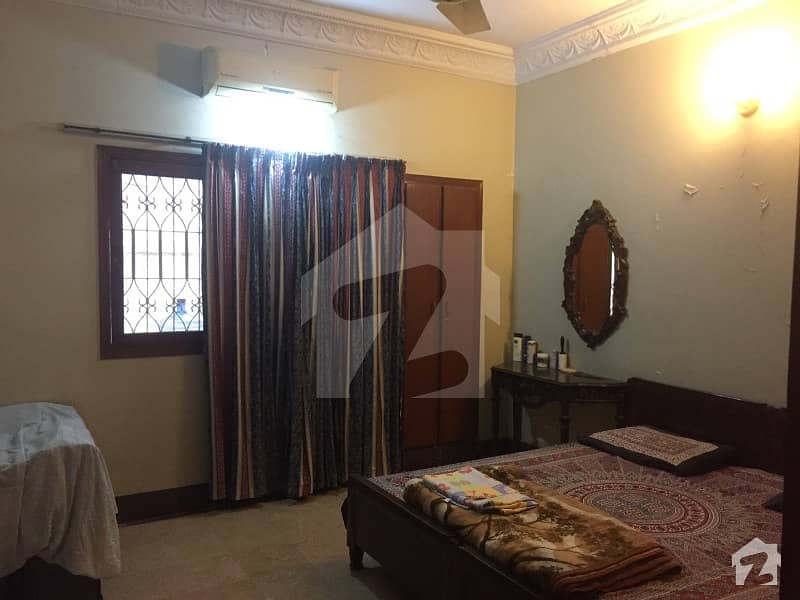 Maintained 220 Sq Yd Double Storey House Gulshan E Iqbal Karachi