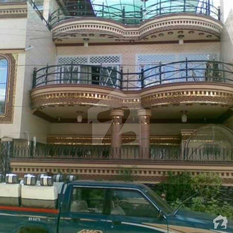 North Karachi VIP Sector 11B 200 Ft Road Bungalow Available For Sale