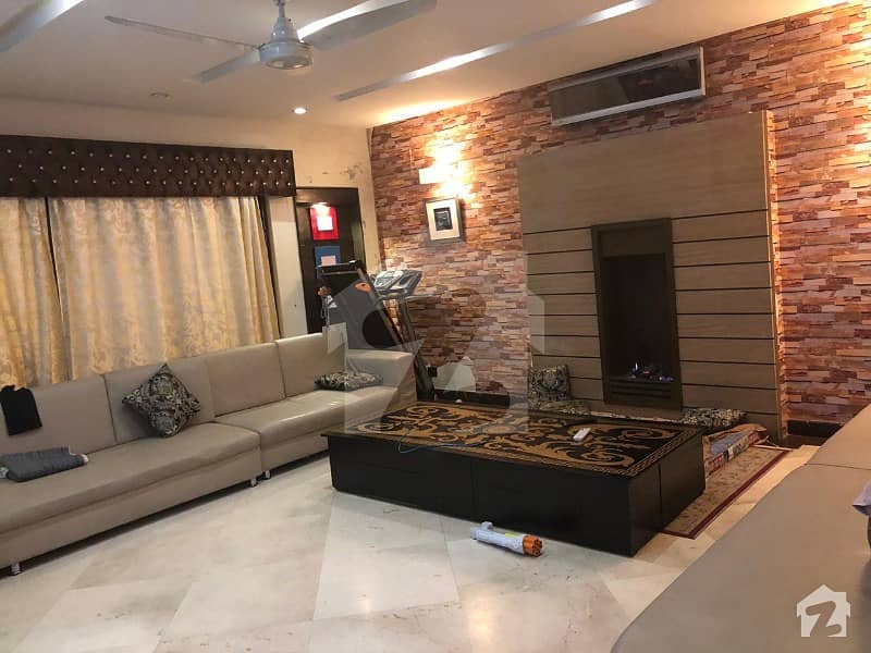 Meadows Villas 37 Marla Corner Central Heating And Cooling And 2