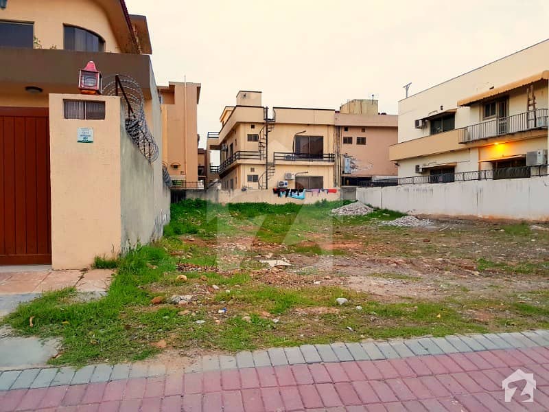 Boulevard Plot No 845 Phase 4 In Bahria Town Bahria Town Phase 4