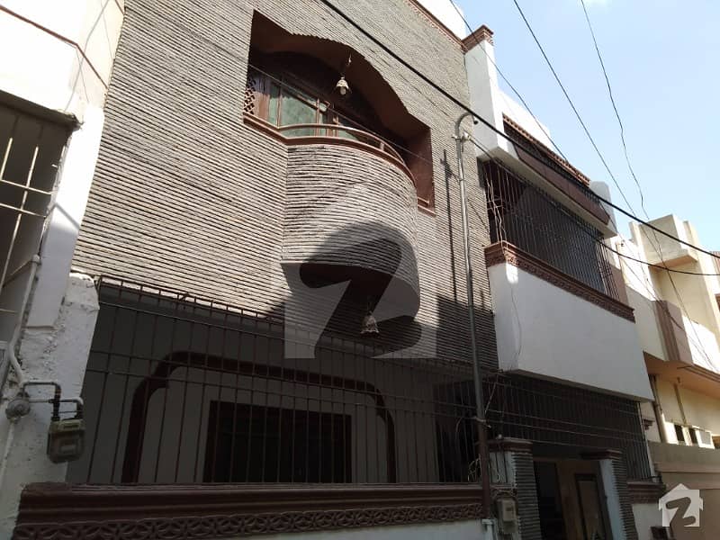 One Unit Bungalow Gulistan Johar Block 12 Near Bin Hashim Mart Vip