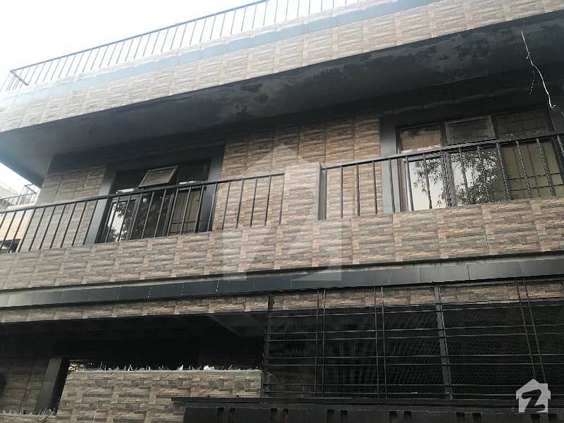 10 marla 2 Bed Upper Portion For Rent In New Muslim Town C Block New