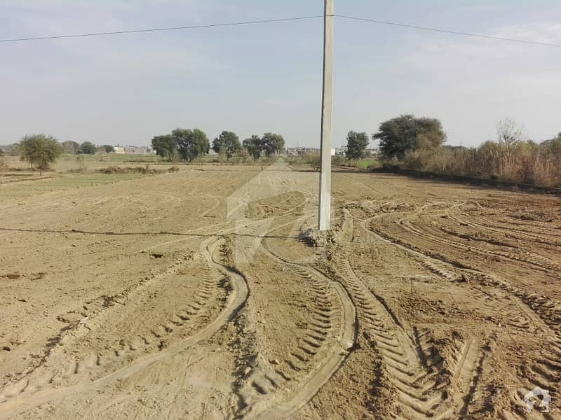 Commercial Plot Is Available For Sale GT Road, Gujrat ID15567103