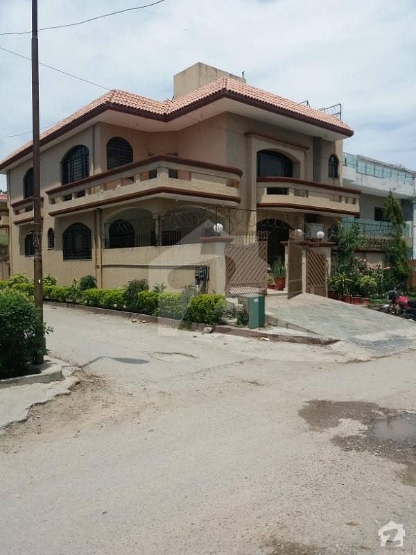 G93,30*50,CORNER House 70fit street for urgent sale G9/3, G9