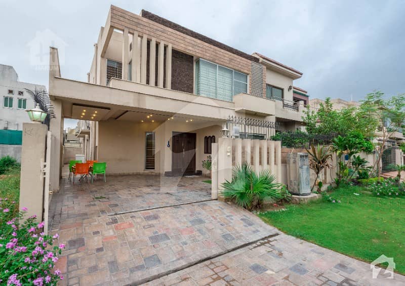 Full Basement 10 Marla Corner Brand New 5 Beds House For Sale State