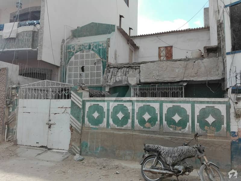 A Beautifully Built House At Good Location Shadman Town Sector14/B