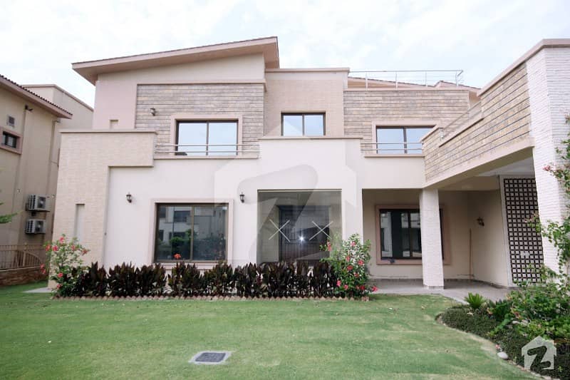 2 Kanal 6 Bedrooms Facing Golf Course Beautiful Villa For Sale In DHA