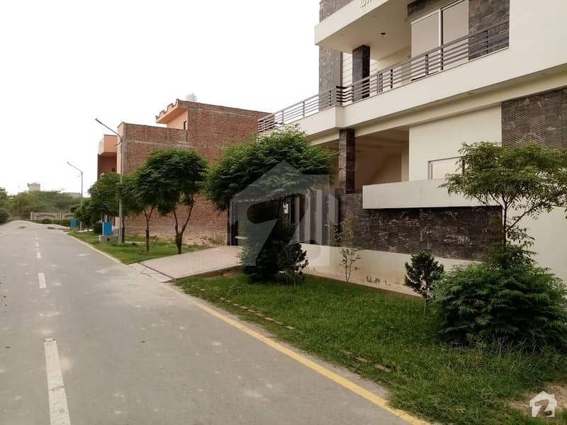 WellBuilt House Available On Good Location Sitara Gold City, Satiana