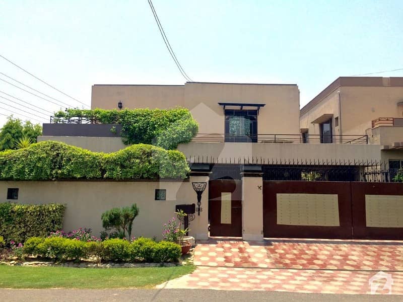 Unity Estates Offers 1 Kanal Corner Slightly Used Bungalow For Sale DHA