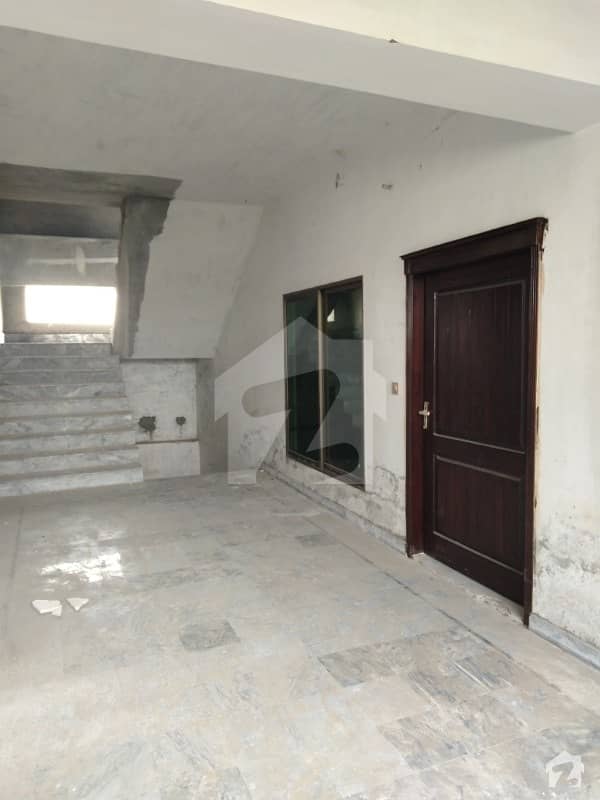 3 Beds Flat Is Available For Sale Jamrud Road, Peshawar ID17720810