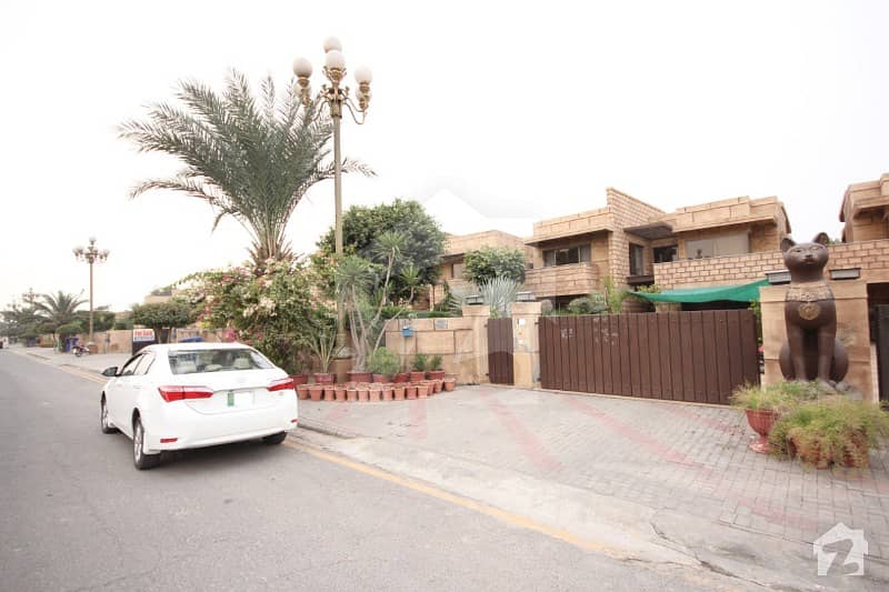 Al Fatah Estate Offers 33 Marla Meadow Bungalow Is Available For Sale