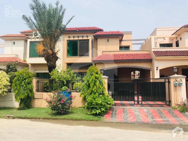 12 Marla Astonishing And Quality Owner Built House For Sale In Sector