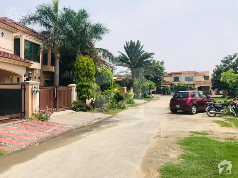 12 Marla Astonishing And Quality Owner Built House For Sale In Sector