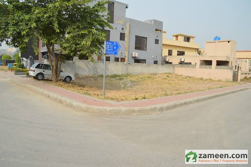 Corner Exclusive 10 Marla Residential Plot For Sale At Phase 3 Bahria