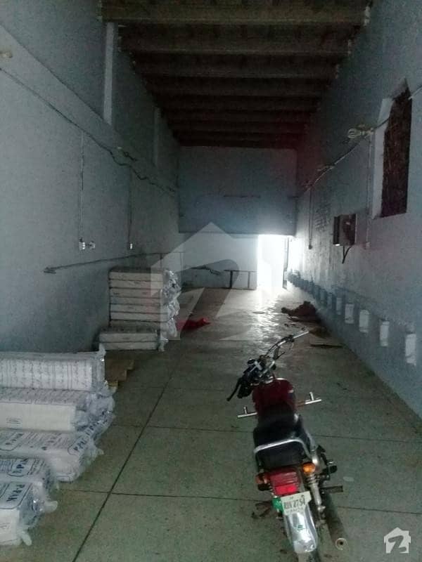 I10 2000 Sq Ft Warehouse For Rent With Offices Bath Parking 16 Feet
