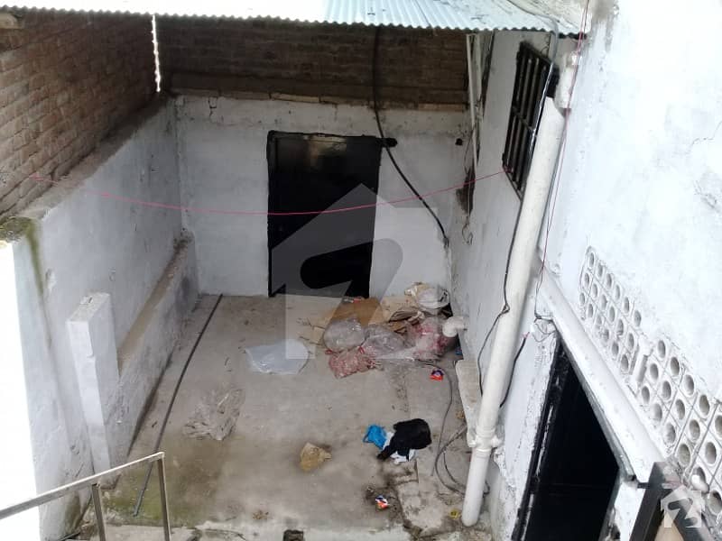 I10 2000 Sq Ft Warehouse For Rent With Offices Bath Parking 16 Feet