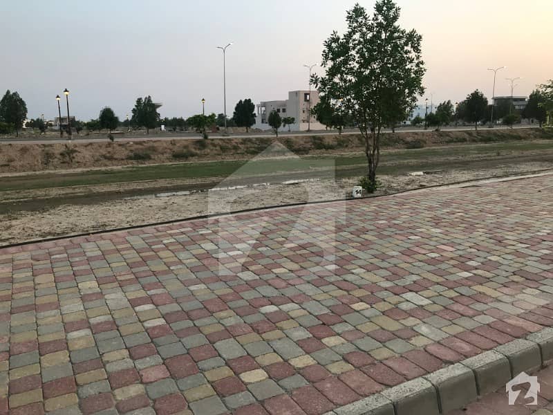 8 MARLA COMMERCIAL PAIR PLOTS FOR SALE LAKE CITY FACING RING ROAD Lake