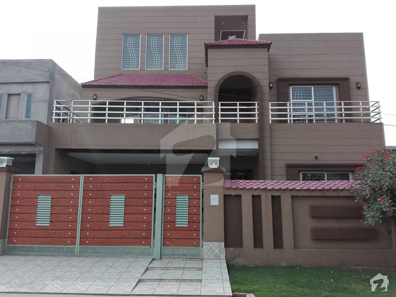 Good Location Double Unit House Available For Sale P & D Housing