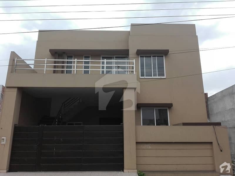 WellBuilt House Available On Good Location Eden Valley, Faisalabad