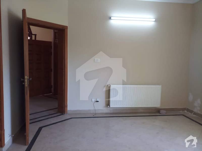 One Kanal Triple Storey House For Sale E11/3, E11, Islamabad