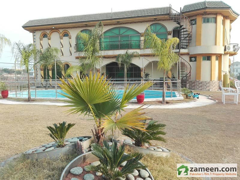 8 Kanal Beautiful Level Farm House, PN Naval Farm House, Islamabad For