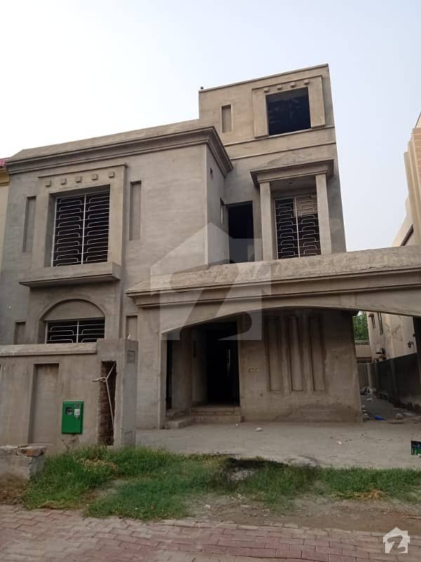 BAHRIA TOWN LAHORE. 10 MARLA GREY . STRUCTURE HOUSE FOR SALE IN VERY
