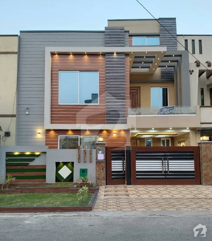 Ideal Location 5 Marla House For Sale In Umar Block Bahria Town Lahore