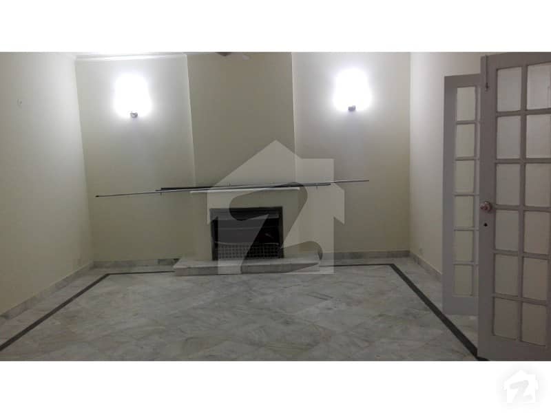 Its beiutiful huose having 5 beds with attached Shower Cabin Tub baths