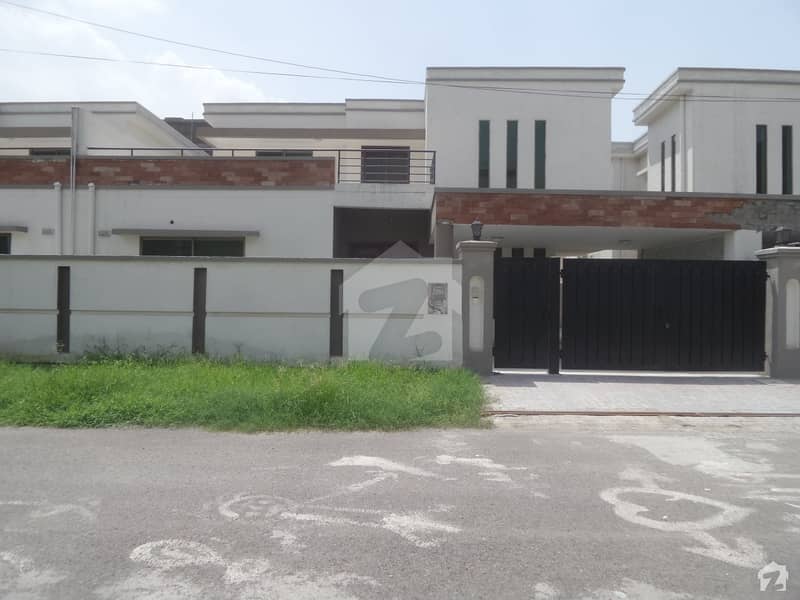 House Is Available In PAF Falcon Complex PAF Falcon Complex, Gulberg