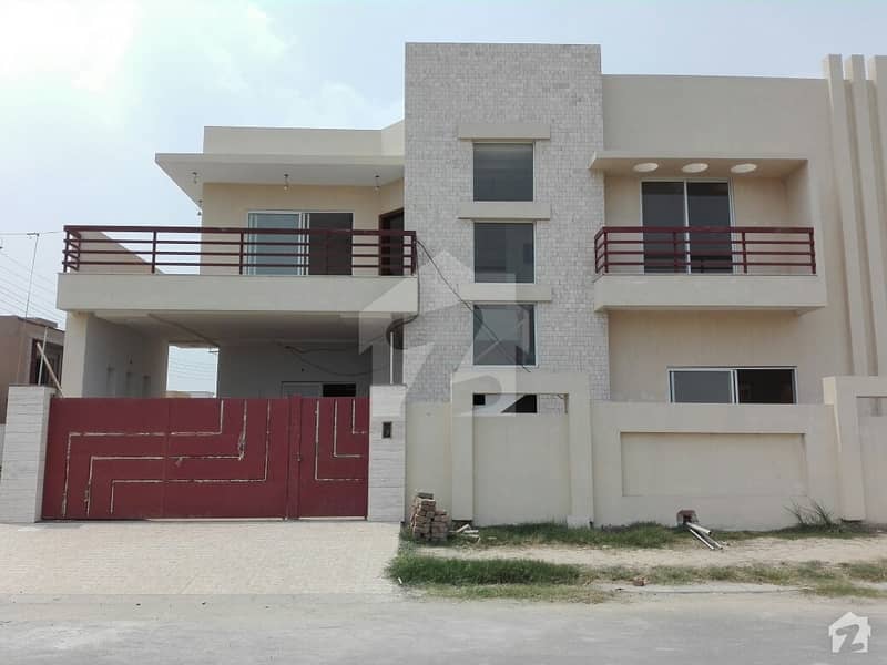 House Available For Sale On Good Location Tech Town Canal Road, Canal
