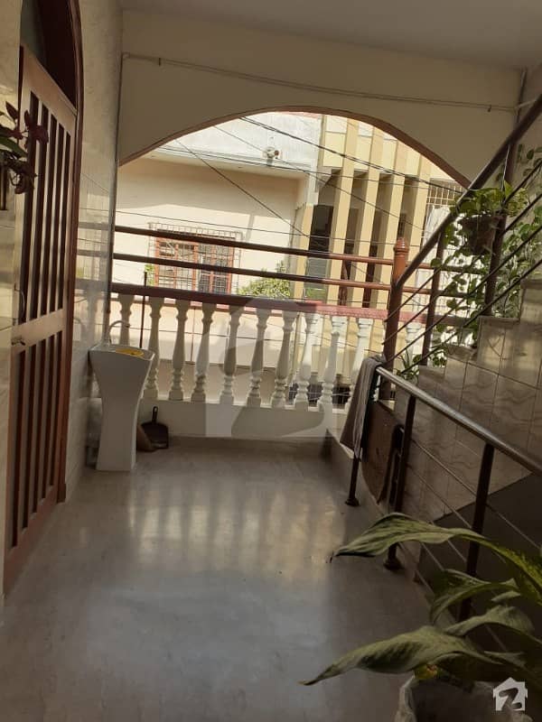 House Is Available For Sale GulshaneKaneez Fatima Block 2, Gulshan