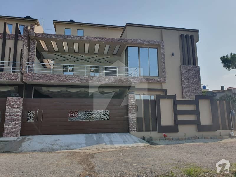 Brand New, Latest And Modern Houses Are For Sale At Aziz Bhatti Road