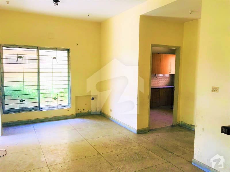 10 Marla Beautiful House Available For Rent Lake City Sector M7