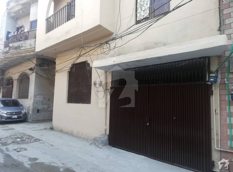Corner Old House Is Available For Sale Habibullah Road, Lahore