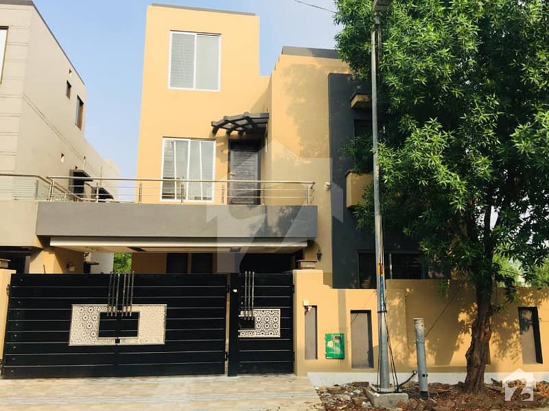 10 MARLA HOUSE FOR SALE IN RAFI BLOCK SECTOR C BAHRIA TOWN LAHORE